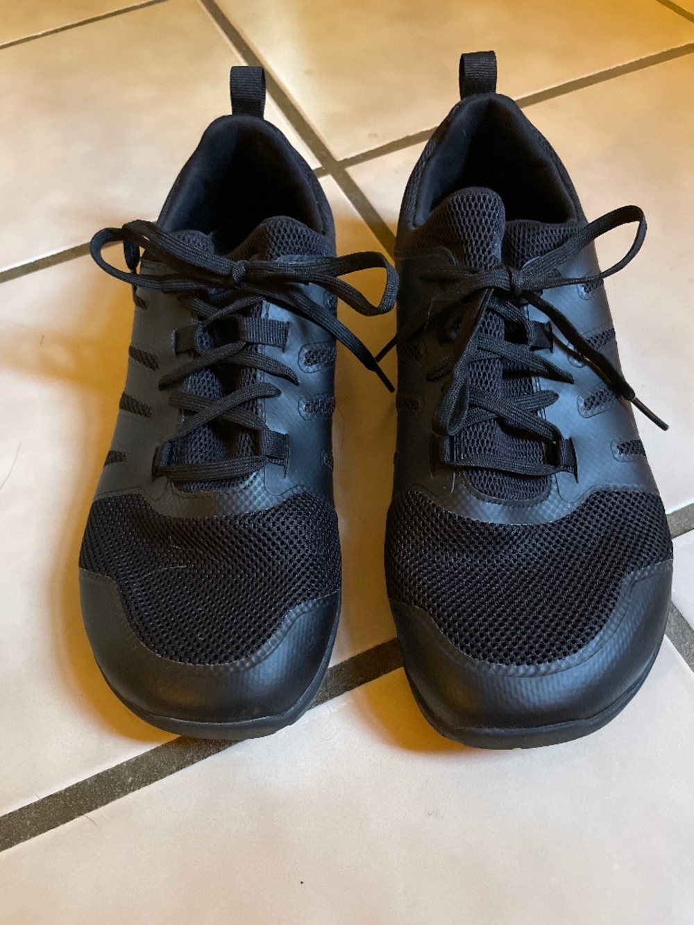 Xero minimalist shoes men’s size 10.5